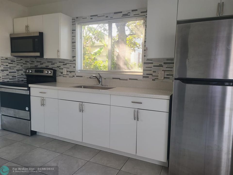 For Sale: $1,750 (1 beds, 1 baths, 0 Square Feet)