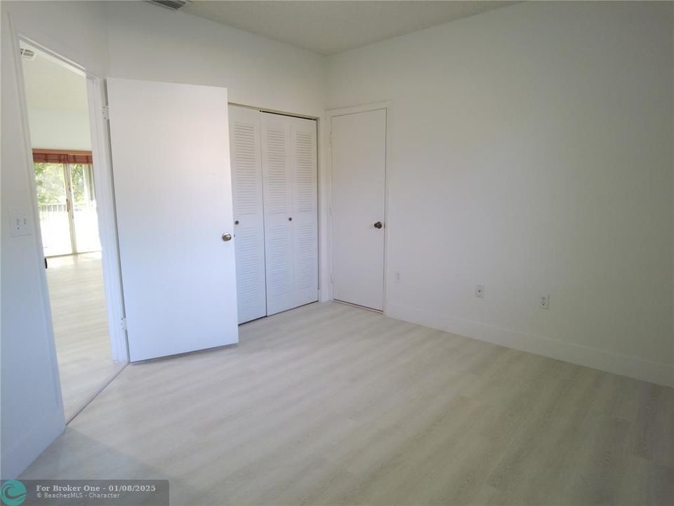 For Rent: $3,500 (3 beds, 2 baths, 1367 Square Feet)