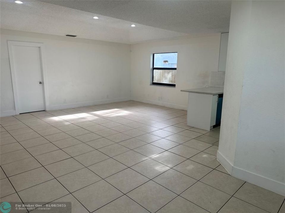 For Rent: $3,875 (4 beds, 2 baths, 1716 Square Feet)