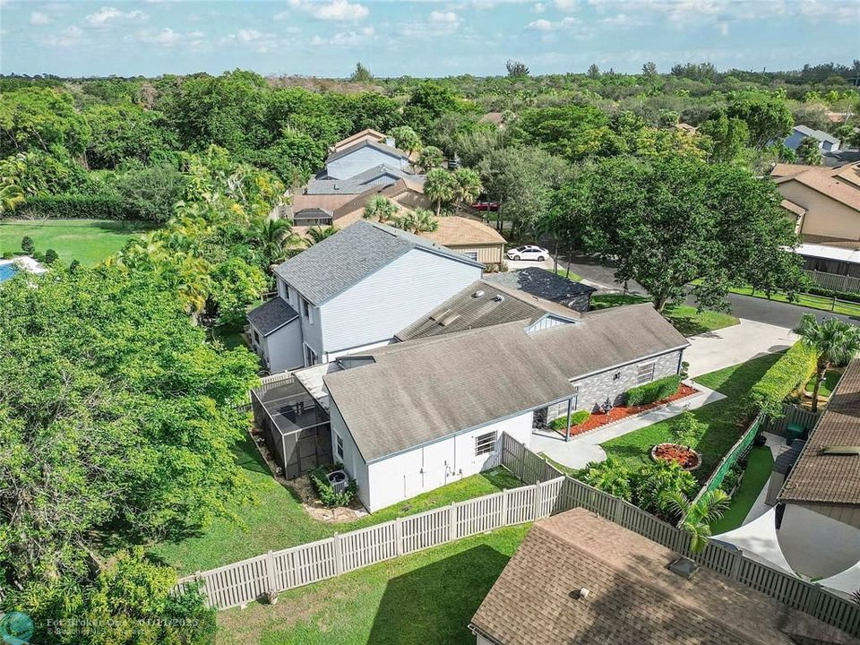 For Sale: $595,000 (3 beds, 2 baths, 1740 Square Feet)