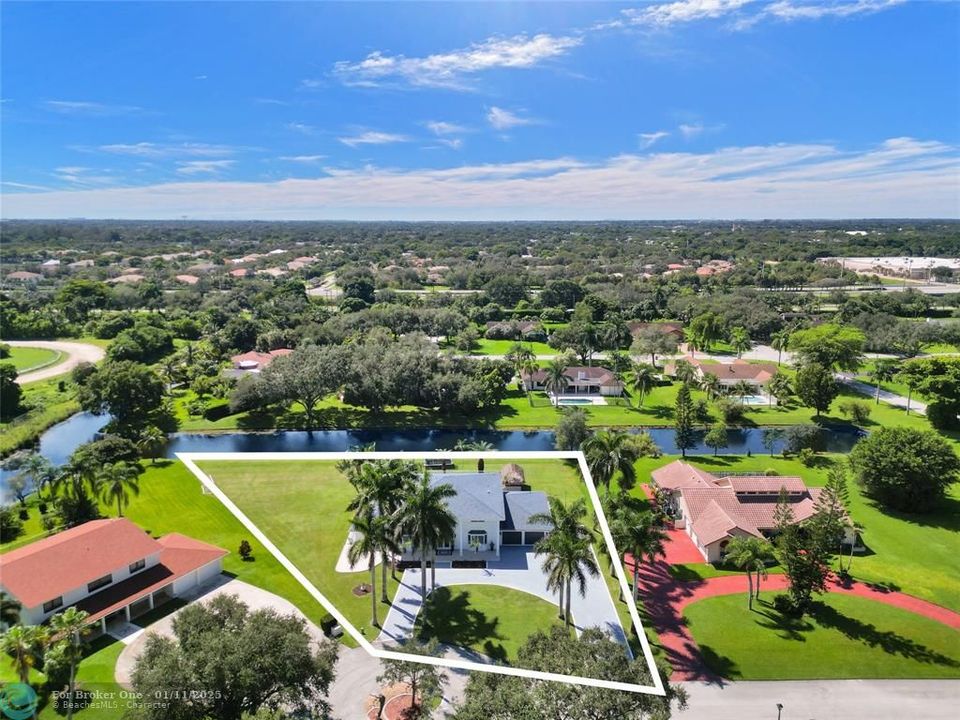 En Venta: $2,299,900 (6 camas, 5 baños, 5215 Pies cuadrados)