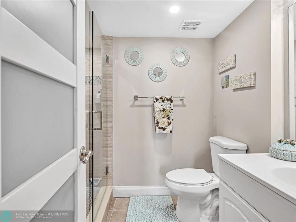 For Sale: $515,000 (2 beds, 2 baths, 1330 Square Feet)