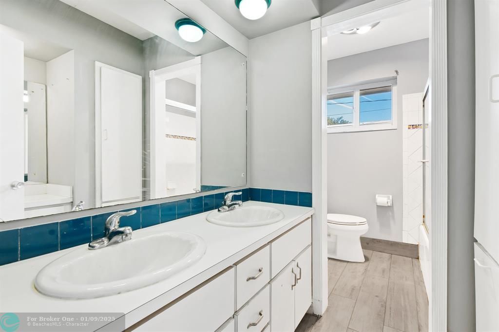 For Sale: $880,000 (3 beds, 2 baths, 2447 Square Feet)