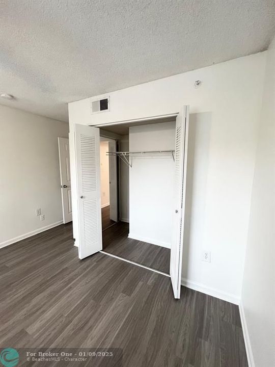 For Rent: $1,650 (1 beds, 1 baths, 791 Square Feet)