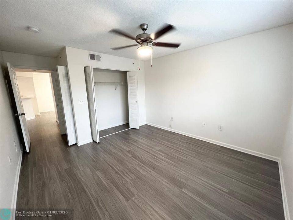 For Rent: $1,650 (1 beds, 1 baths, 791 Square Feet)