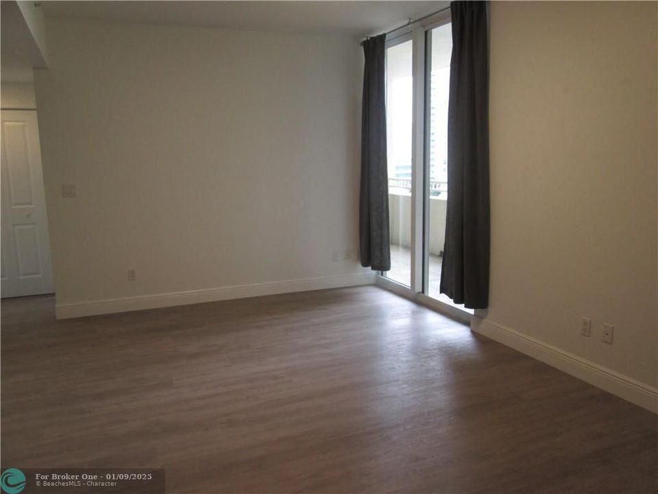 For Rent: $3,200 (2 beds, 2 baths, 1113 Square Feet)