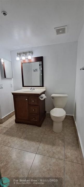 For Rent: $2,400 (2 beds, 1 baths, 938 Square Feet)