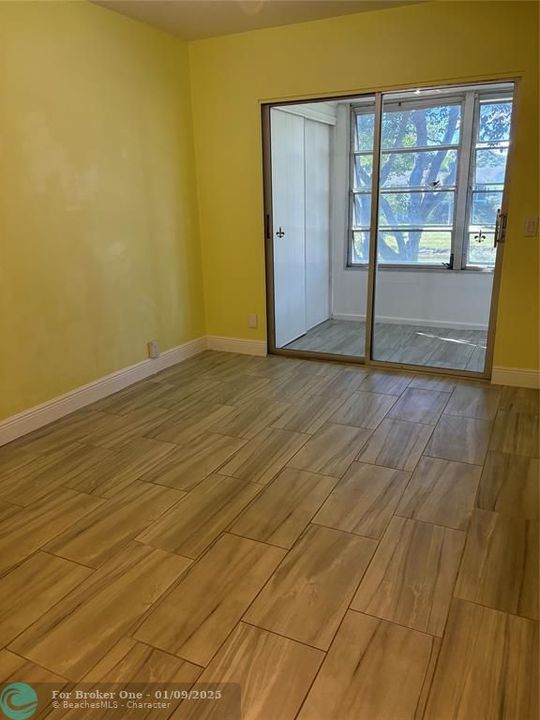 For Sale: $176,108 (2 beds, 1 baths, 820 Square Feet)