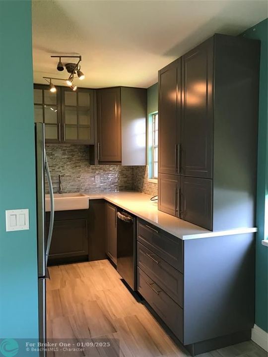 For Sale: $176,108 (2 beds, 1 baths, 820 Square Feet)