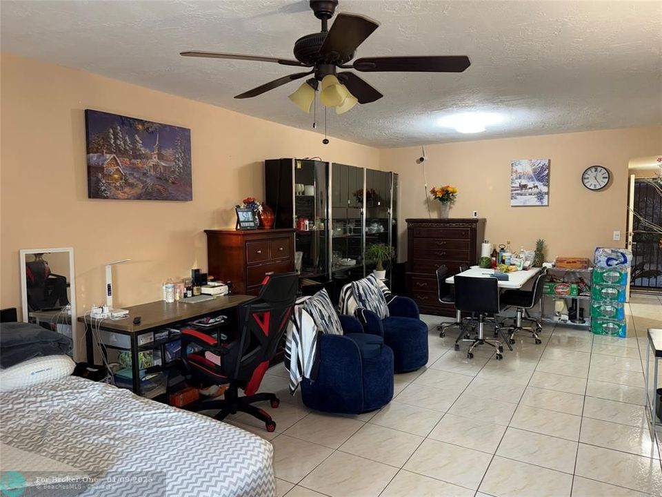 For Sale: $148,900 (2 beds, 2 baths, 1010 Square Feet)