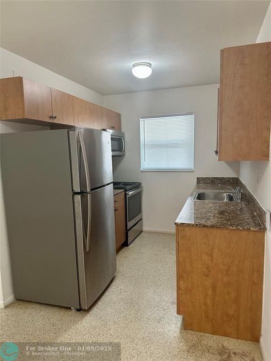 For Rent: $1,750 (1 beds, 1 baths, 850 Square Feet)