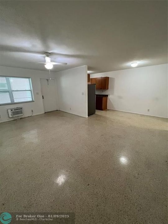 For Rent: $1,750 (1 beds, 1 baths, 850 Square Feet)