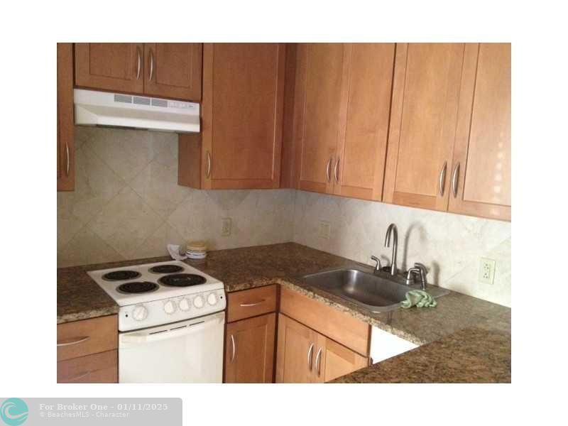 For Rent: $1,650 (1 beds, 1 baths, 588 Square Feet)