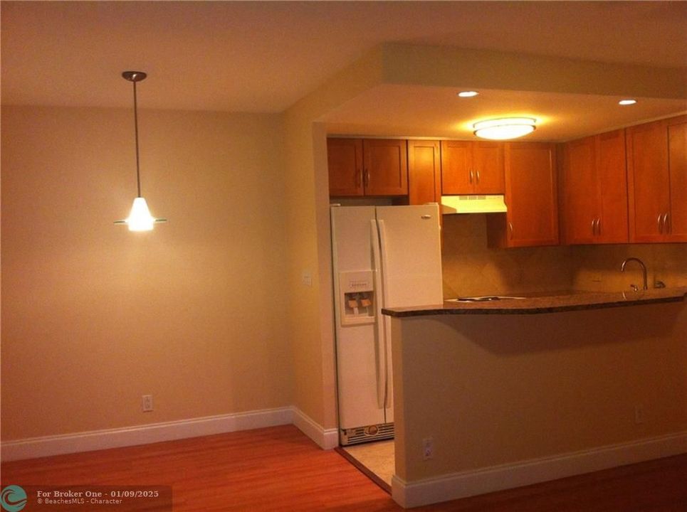 For Rent: $1,650 (1 beds, 1 baths, 588 Square Feet)