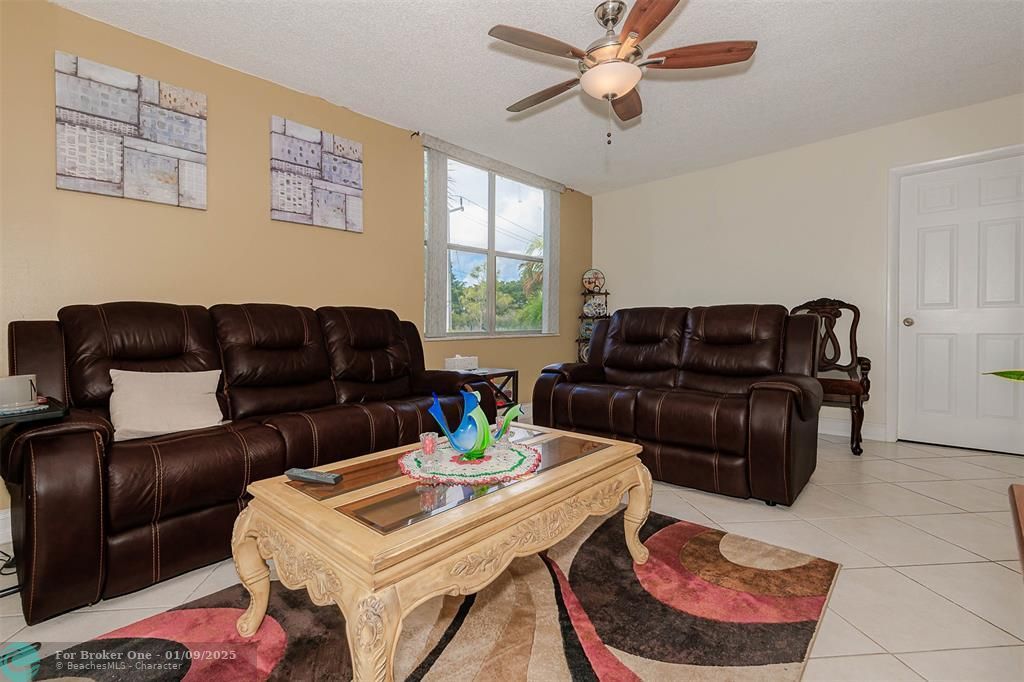 For Sale: $134,900 (2 beds, 2 baths, 950 Square Feet)