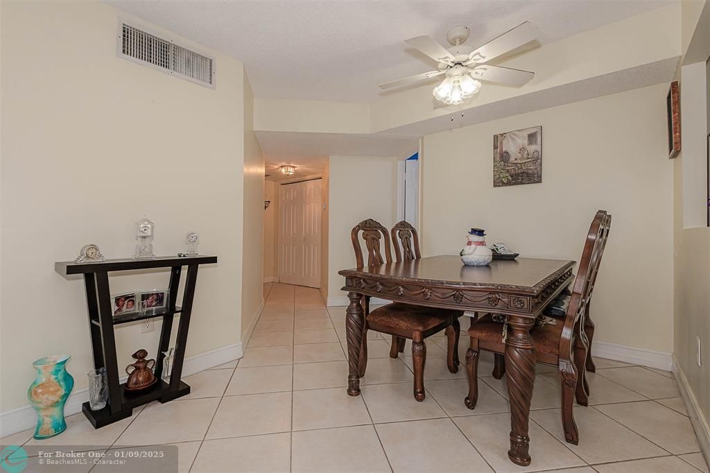 For Sale: $134,900 (2 beds, 2 baths, 950 Square Feet)