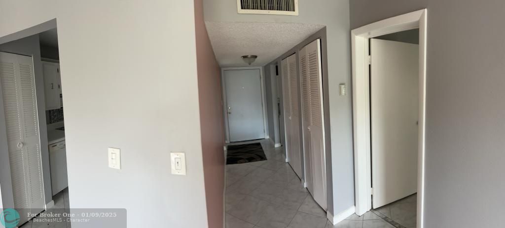 For Rent: $1,825 (1 beds, 1 baths, 800 Square Feet)