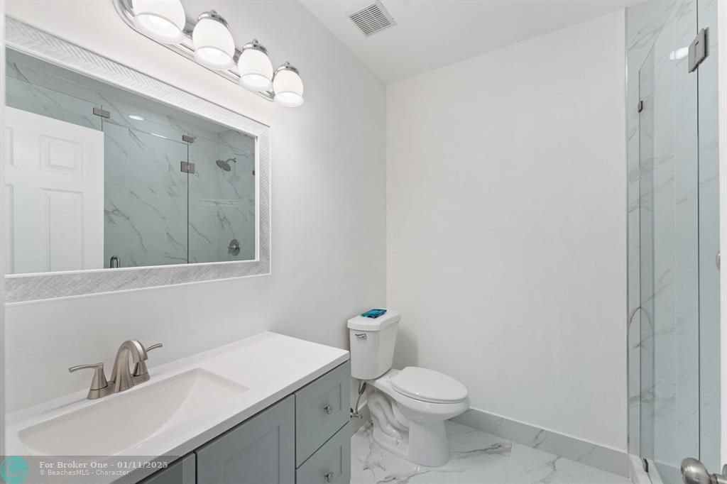 For Sale: $425,000 (2 beds, 2 baths, 1296 Square Feet)