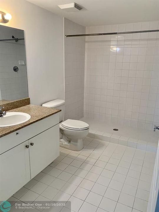 For Rent: $2,700 (2 beds, 2 baths, 965 Square Feet)