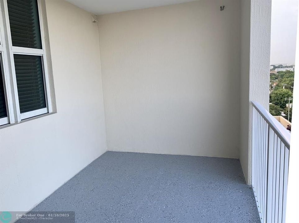 For Rent: $2,700 (2 beds, 2 baths, 965 Square Feet)