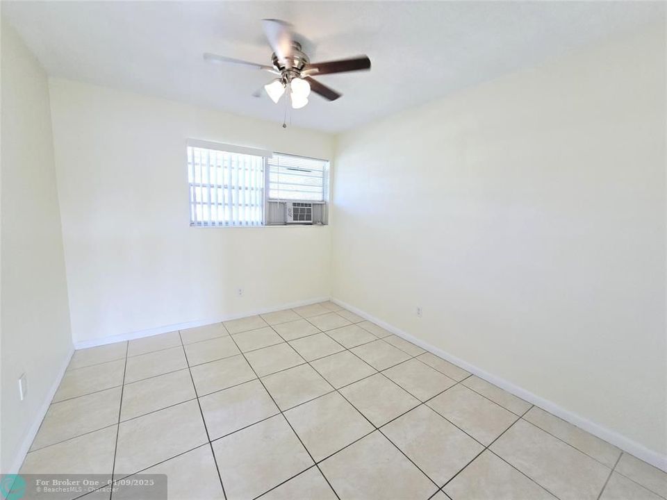 For Rent: $1,625 (2 beds, 1 baths, 916 Square Feet)