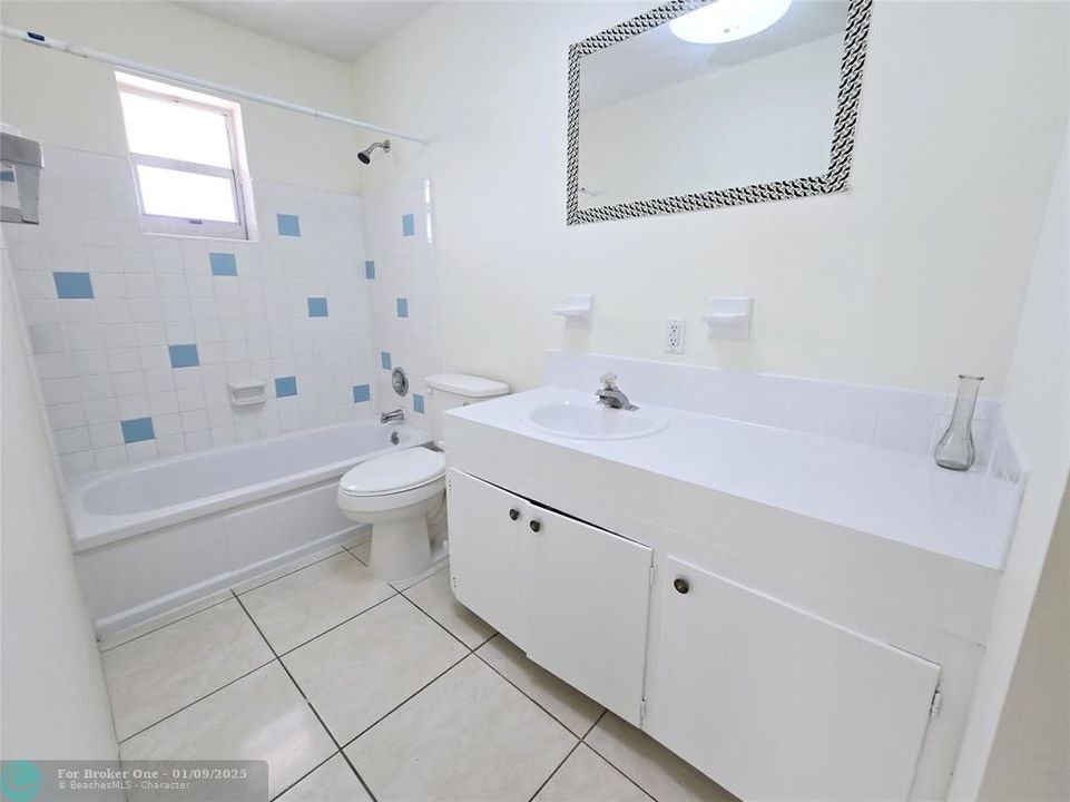 For Rent: $1,625 (2 beds, 1 baths, 916 Square Feet)