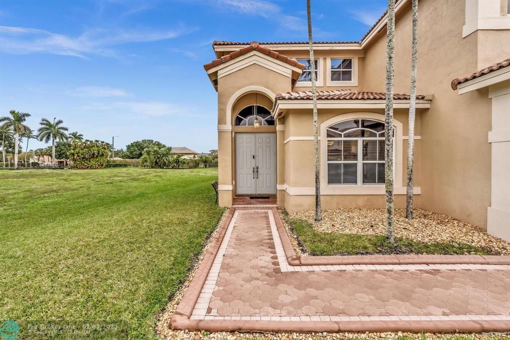 For Sale: $820,000 (4 beds, 2 baths, 2497 Square Feet)