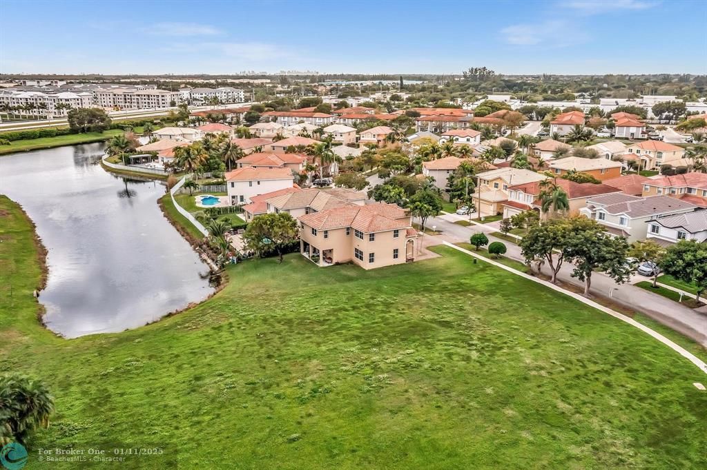 For Sale: $820,000 (4 beds, 2 baths, 2497 Square Feet)