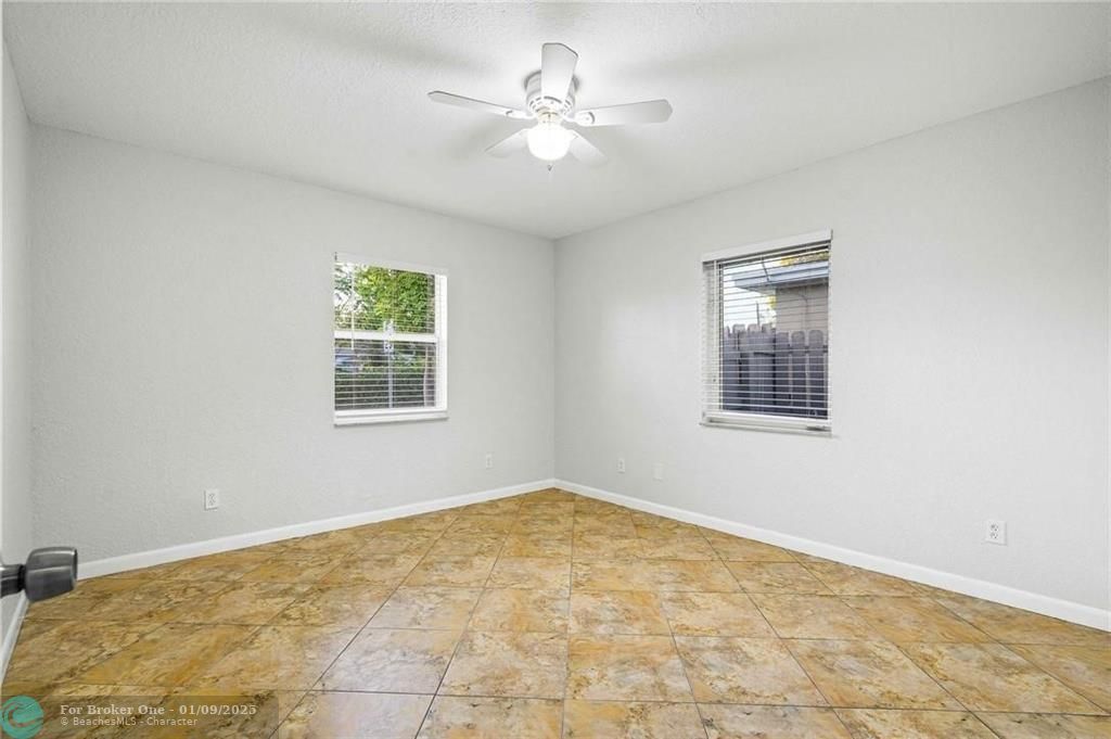 For Sale: $3,000 (2 beds, 1 baths, 850 Square Feet)