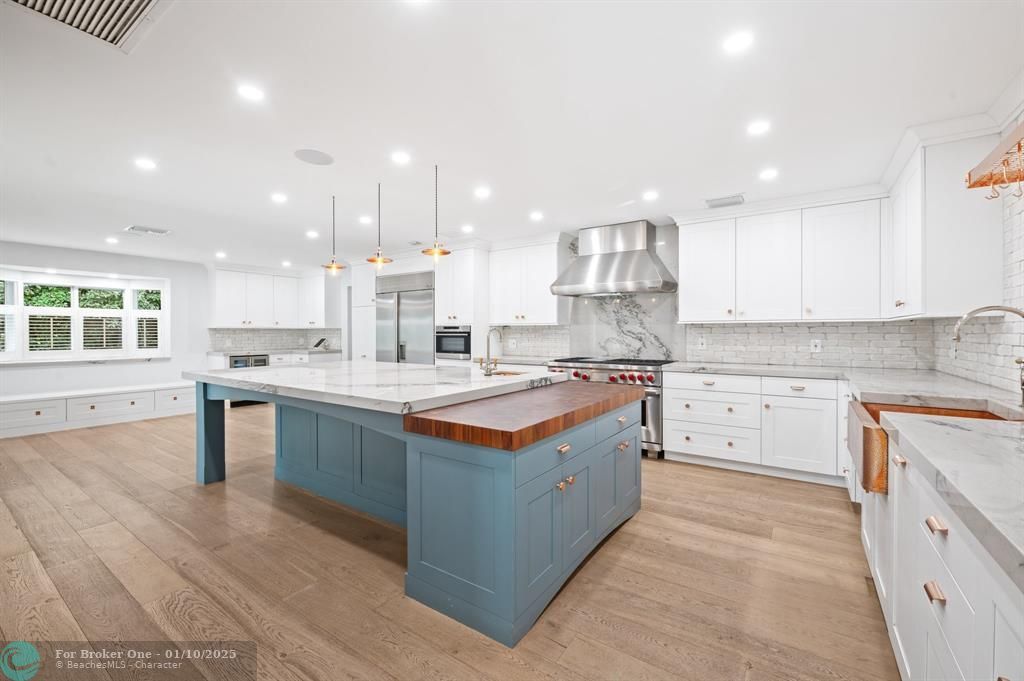 For Sale: $3,899,990 (5 beds, 4 baths, 4211 Square Feet)