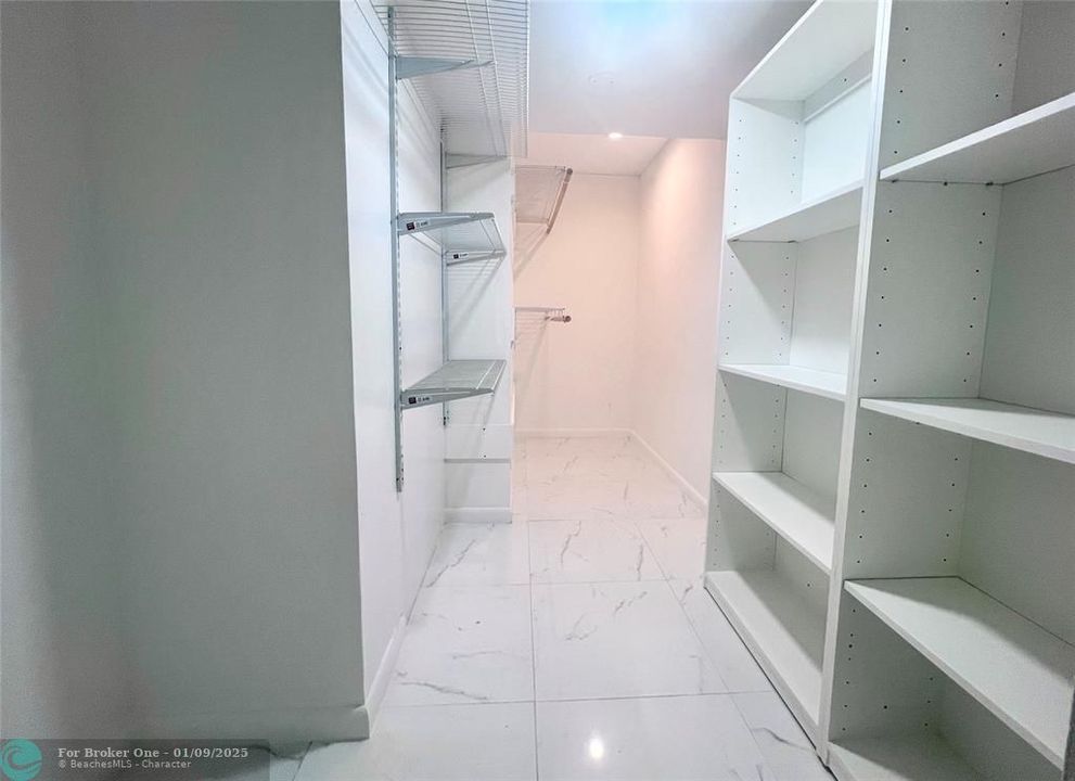 En Venta: $415,000 (1 camas, 1 baños, 844 Pies cuadrados)