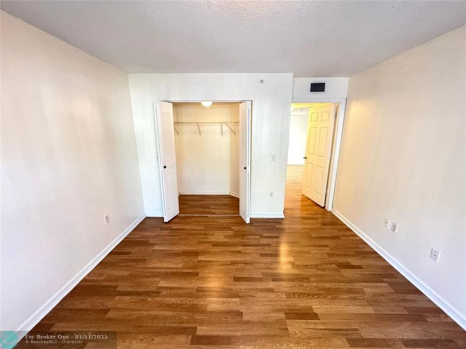 For Rent: $1,950 (2 beds, 2 baths, 1060 Square Feet)