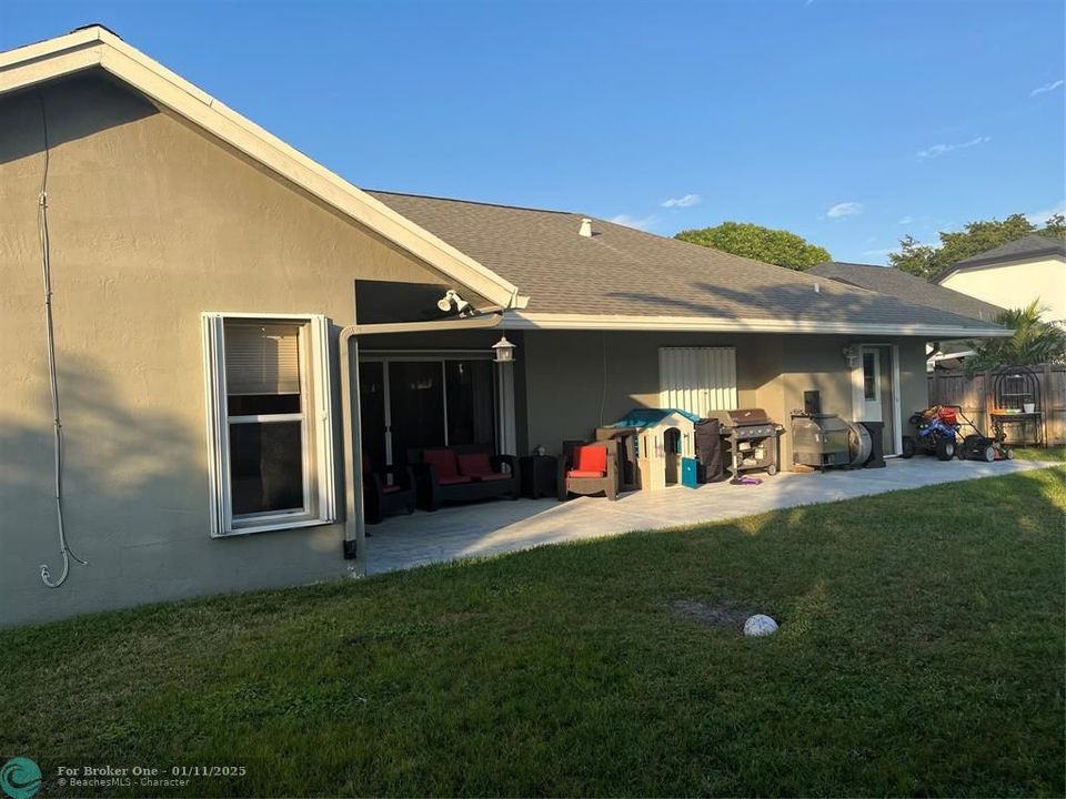 For Sale: $675,000 (3 beds, 2 baths, 1822 Square Feet)