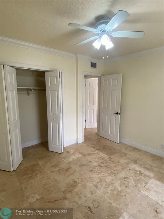 For Rent: $1,850 (2 beds, 1 baths, 950 Square Feet)