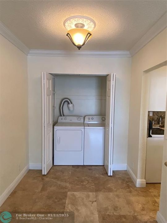 For Rent: $1,850 (2 beds, 1 baths, 950 Square Feet)