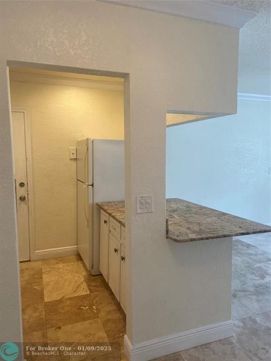 For Rent: $1,850 (2 beds, 1 baths, 950 Square Feet)