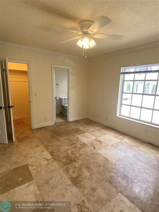 For Rent: $1,850 (2 beds, 1 baths, 950 Square Feet)