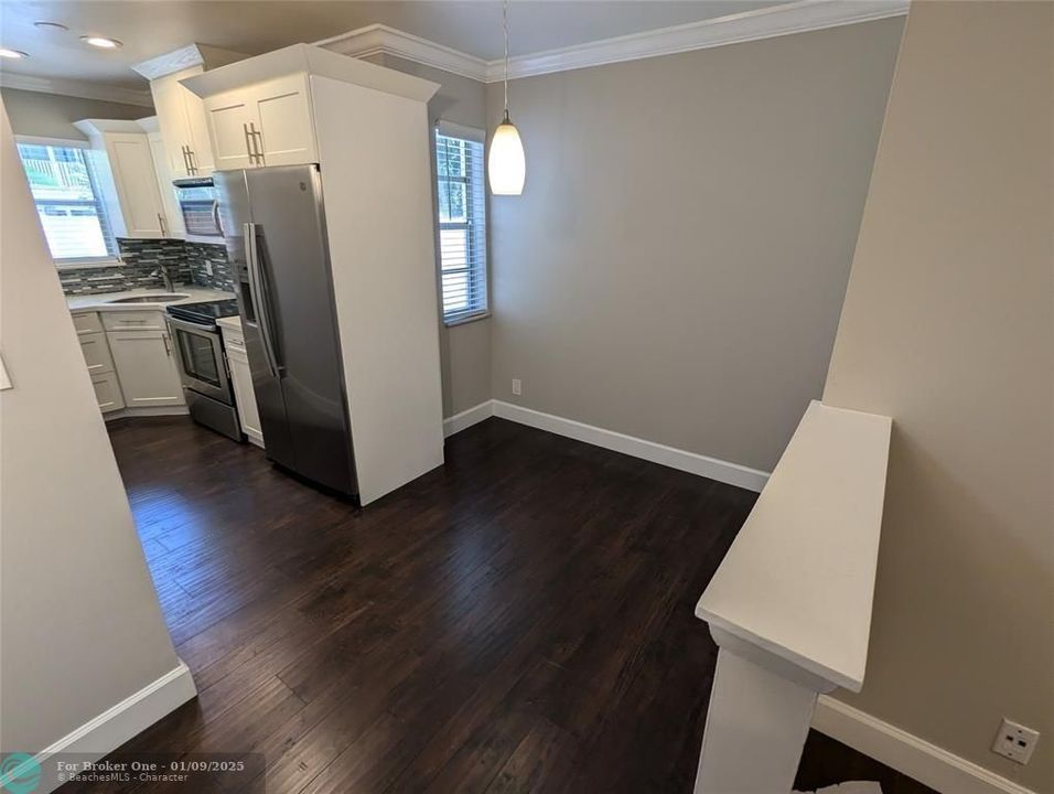 For Sale: $199,000 (1 beds, 1 baths, 560 Square Feet)