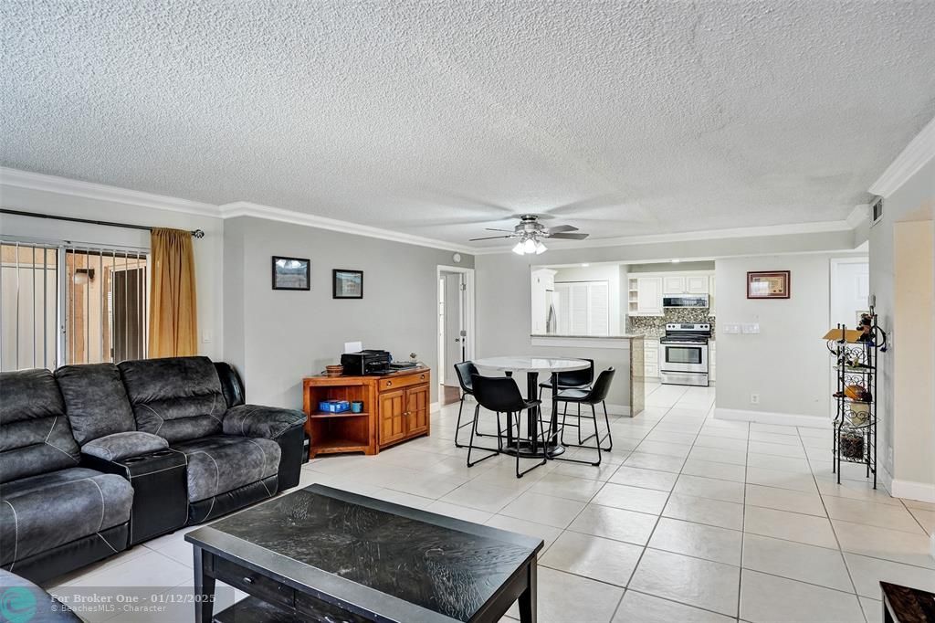 For Sale: $284,000 (3 beds, 2 baths, 1260 Square Feet)