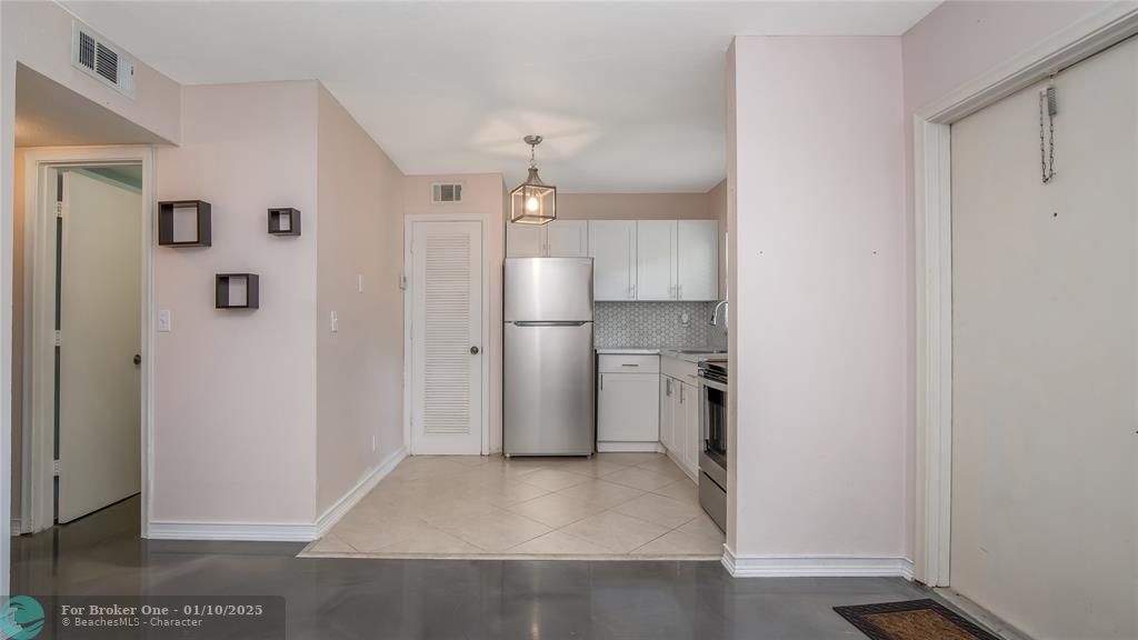 For Rent: $1,750 (2 beds, 1 baths, 609 Square Feet)