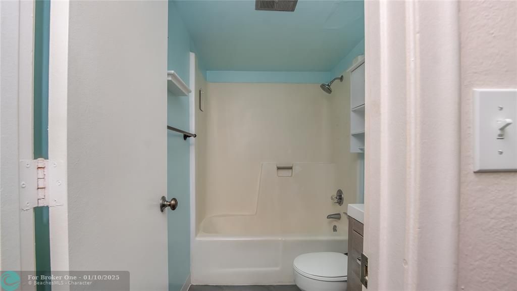 For Rent: $1,750 (2 beds, 1 baths, 609 Square Feet)