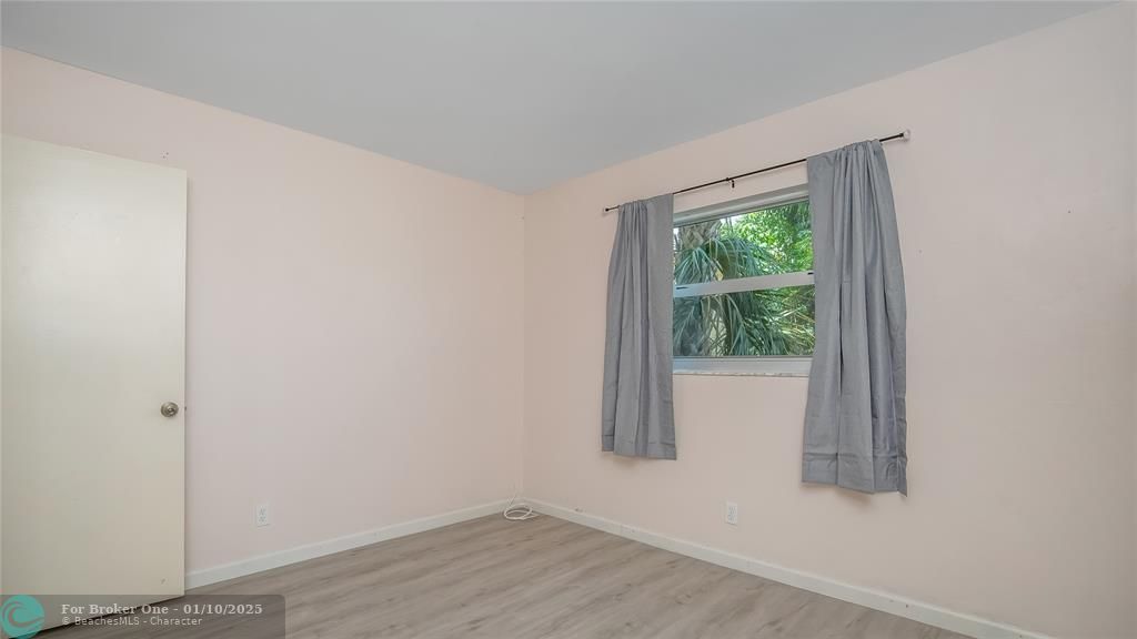 For Rent: $1,750 (2 beds, 1 baths, 609 Square Feet)