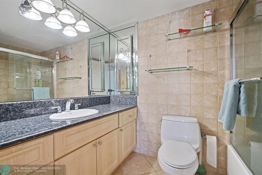 For Sale: $299,900 (2 beds, 2 baths, 1565 Square Feet)