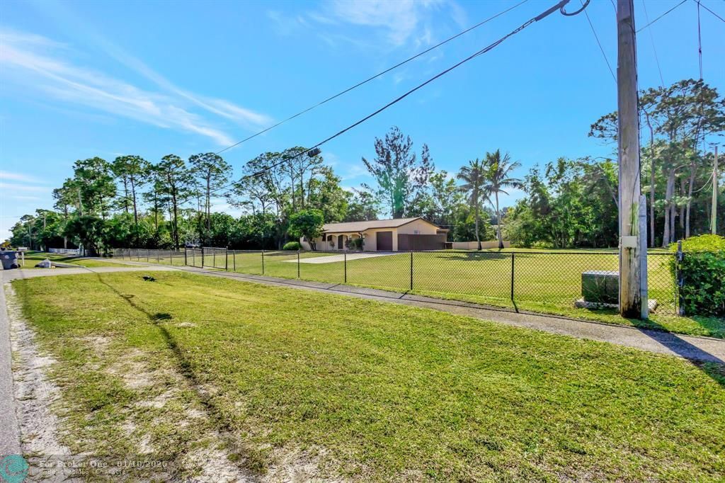 For Sale: $525,000 (3 beds, 2 baths, 1358 Square Feet)