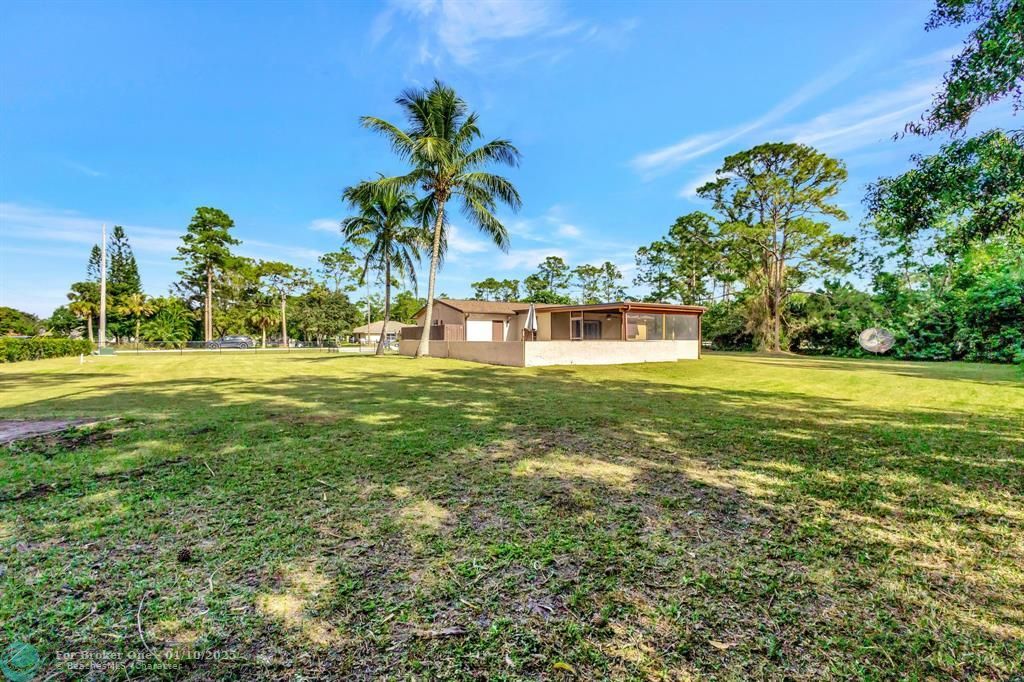 For Sale: $525,000 (3 beds, 2 baths, 1358 Square Feet)