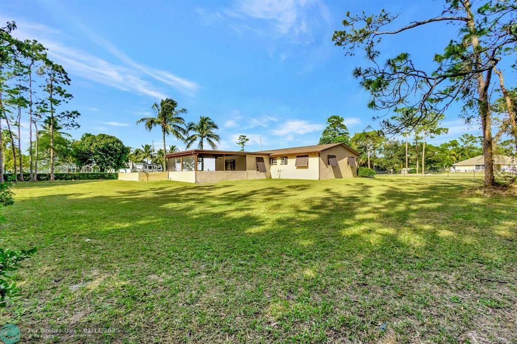 For Sale: $525,000 (3 beds, 2 baths, 1358 Square Feet)