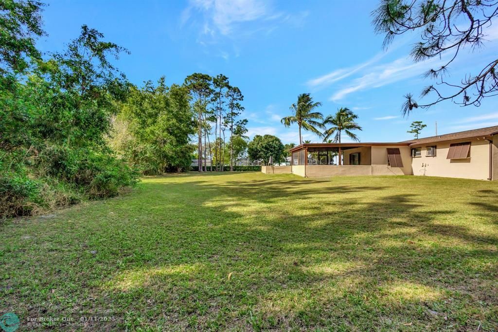 For Sale: $525,000 (3 beds, 2 baths, 1358 Square Feet)