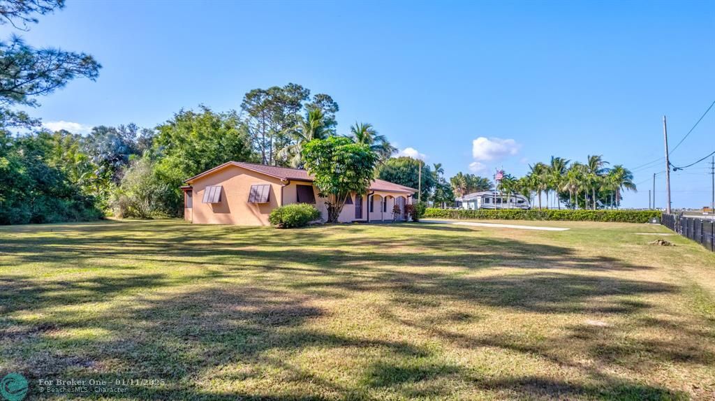 For Sale: $525,000 (3 beds, 2 baths, 1358 Square Feet)