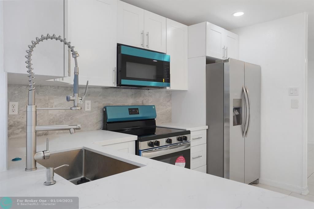 For Rent: $3,100 (2 beds, 1 baths, 1062 Square Feet)