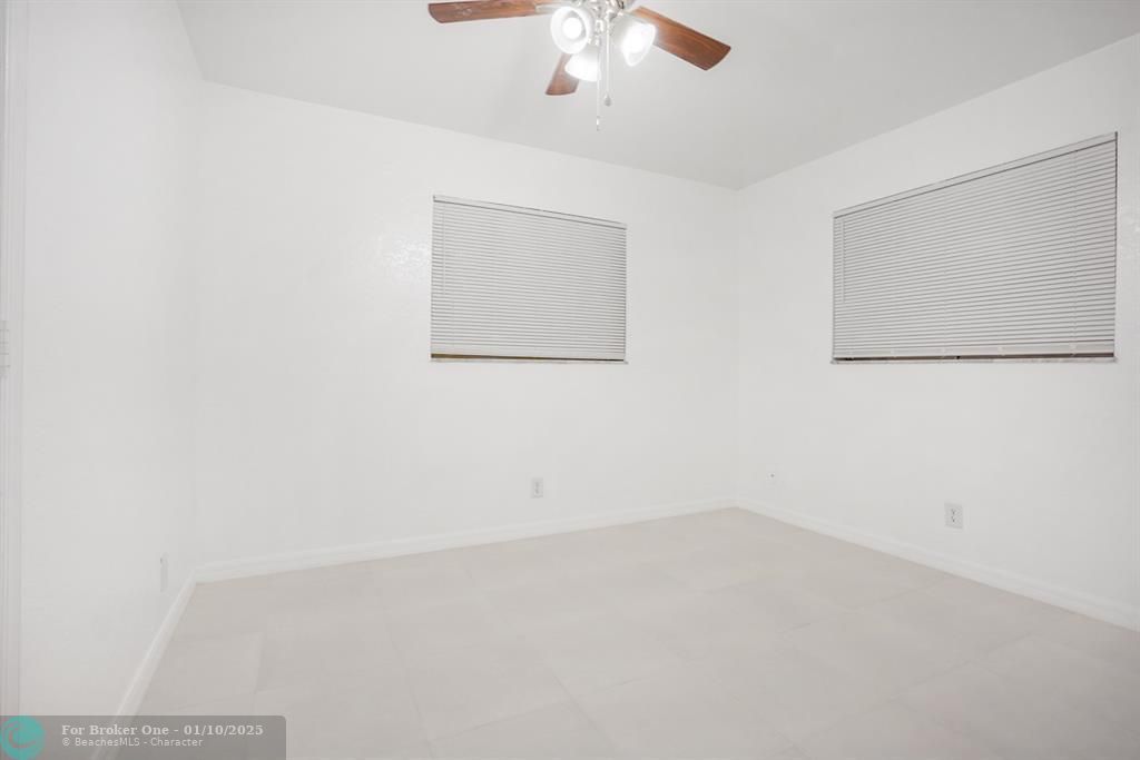 For Sale: $429,000 (2 beds, 1 baths, 1062 Square Feet)